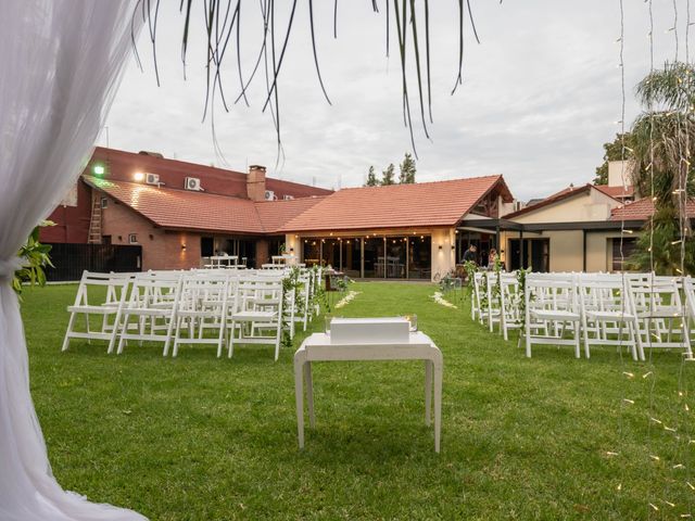 El casamiento de Nico y Vicky en Ituzaingó, Buenos Aires 27