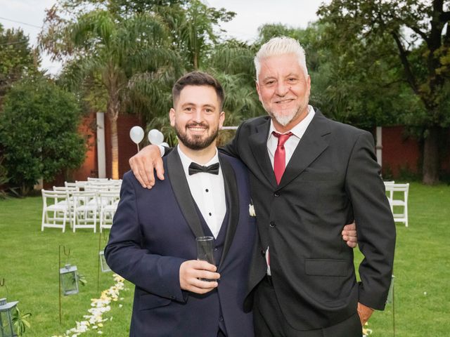 El casamiento de Nico y Vicky en Ituzaingó, Buenos Aires 32