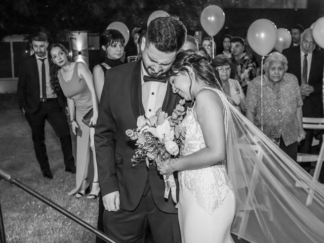 El casamiento de Nico y Vicky en Ituzaingó, Buenos Aires 36