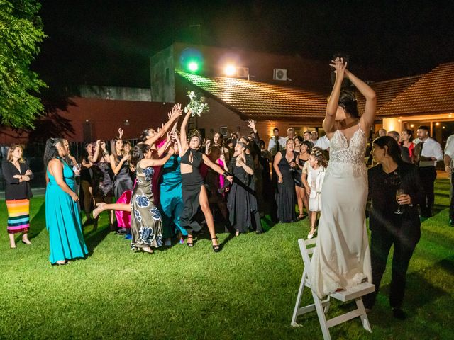 El casamiento de Nico y Vicky en Ituzaingó, Buenos Aires 76