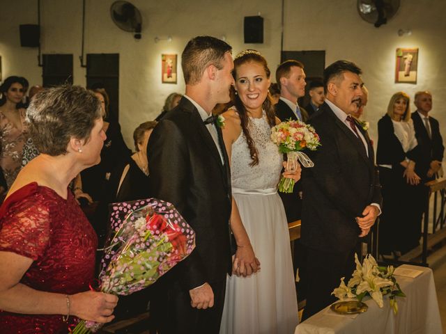 El casamiento de Juanjo y Florencia en Santa Fe, Santa Fe 25