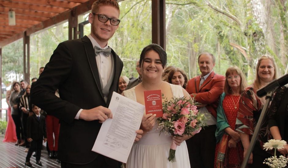 El casamiento de Vanesa Mescher y Bryan Mescher en Jardín América, Misiones