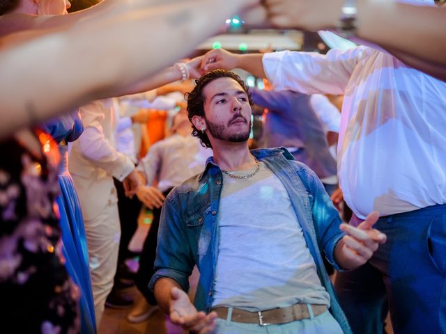 El casamiento de Fabrizio y Tania en Burzaco, Buenos Aires 44