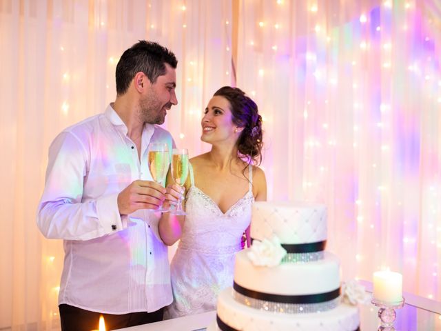 El casamiento de Hernán y Ailen en Banfield, Buenos Aires 32