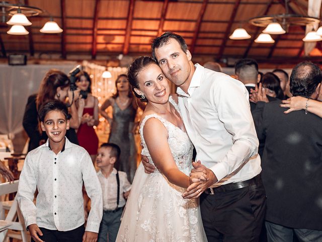 El casamiento de Javi y Naty en Burzaco, Buenos Aires 51