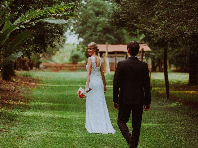 El casamiento de Aristides y Ariceldis en Montecarlo, Misiones 15