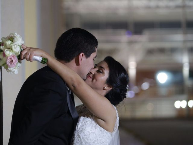 El casamiento de Roman y Gloria en Villa de Mayo, Buenos Aires 9