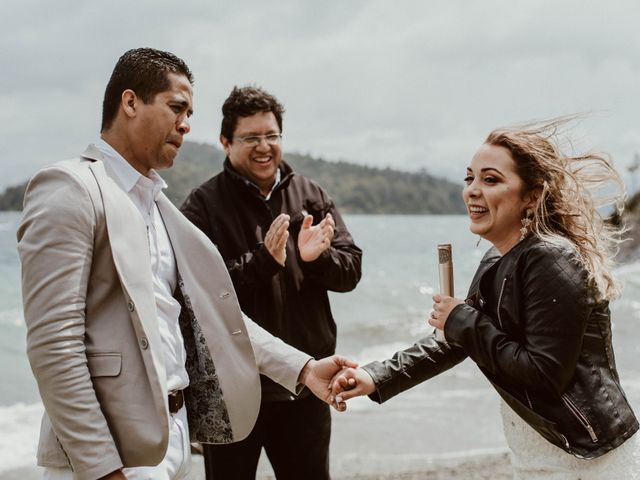 El casamiento de Emmanuel y Alejandra en Playa Bonita, Río Negro 57
