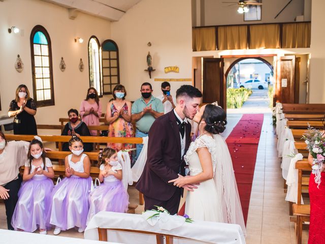 El casamiento de Santiago y Romina en Villa Nueva de Guaymallén, Mendoza 23
