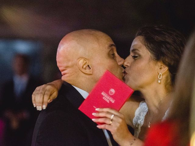 El casamiento de Gustavo y Virginia en Rosario, Santa Fe 32