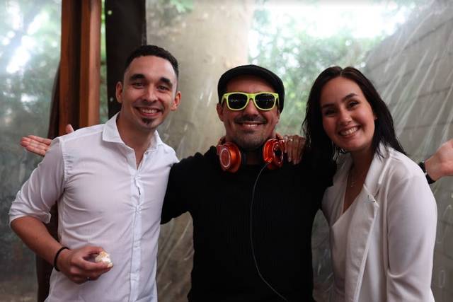 DJ Hat! 1