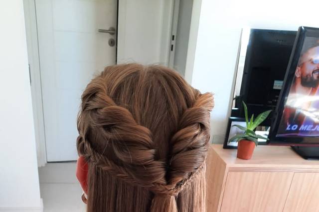 Ariana Ferreyra Hairstyle & Makeup 5