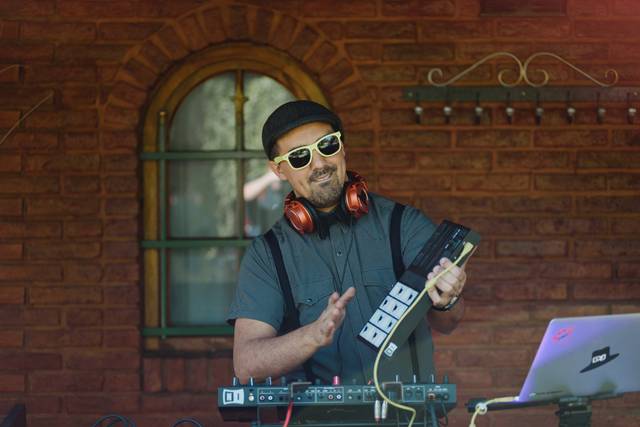 DJ Hat! 4