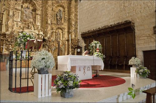 Decoración iglesia: el altar 1