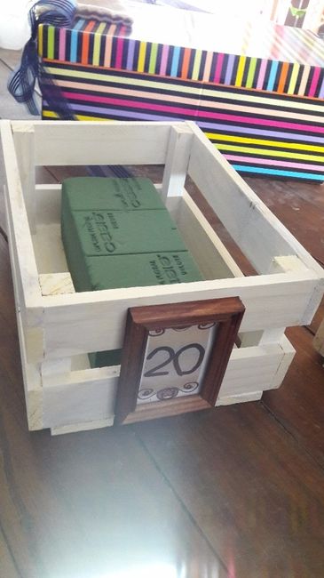 cajon con oasis para flores