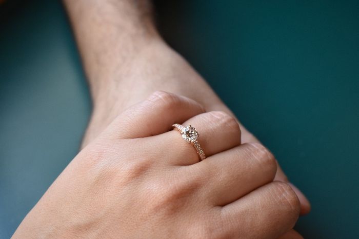 ¿Hubo anillo el día que se comprometieron? 1