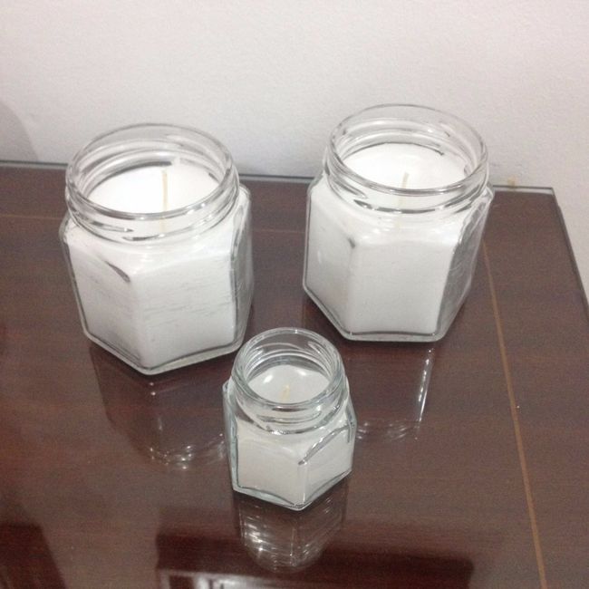Velas hexagonales que van en la mesa