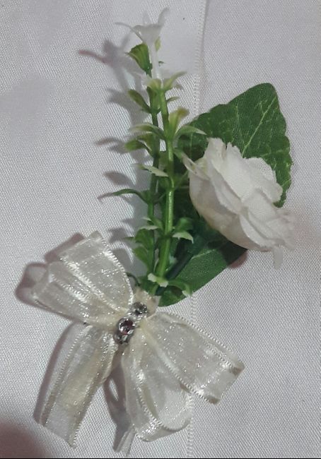 Boutoniers para novio, padre y suegro. - 2