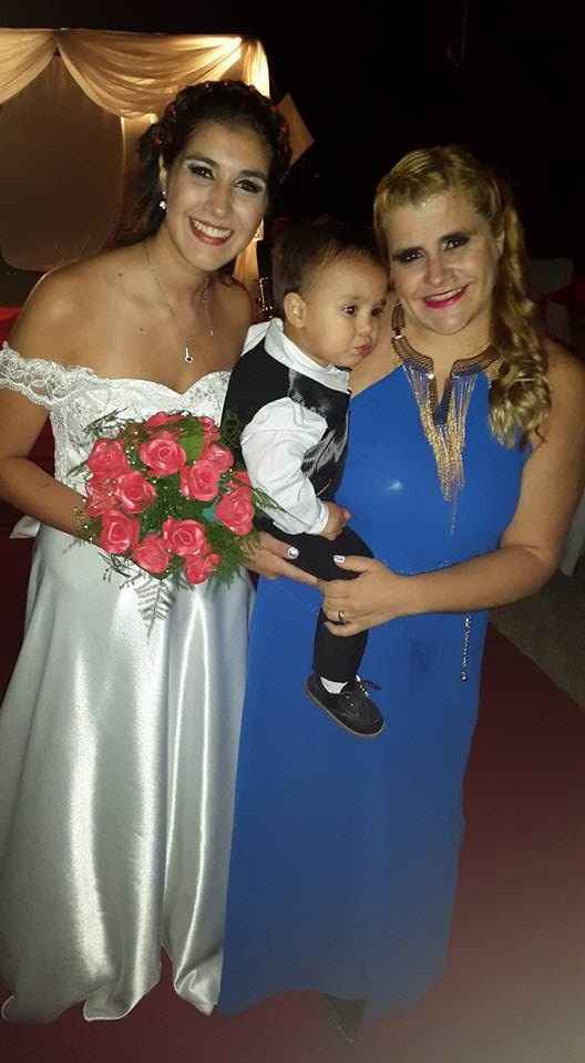 Con la madrina de la boda y mi hijito mayor