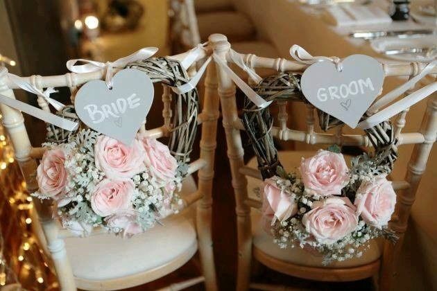 ¡9 ideas de decoración para las sillas de los novios!😍 4