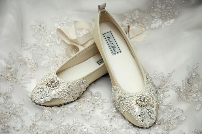 ¿Cuál de estos 6 zapatos bajos te gusta para tu look de novia?👠 2