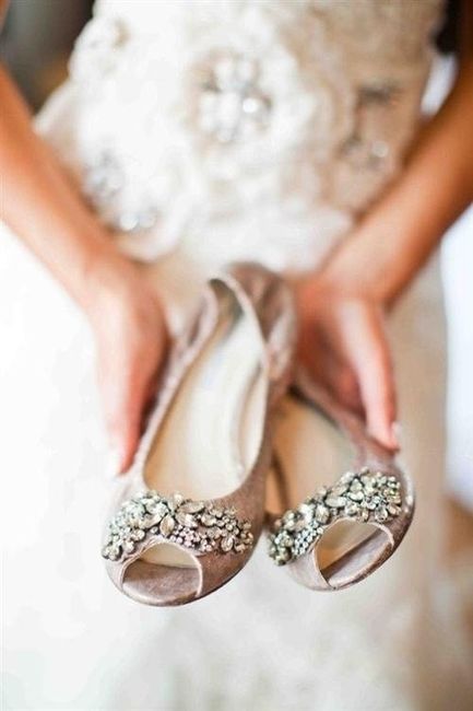 ¿Cuál de estos 6 zapatos bajos te gusta para tu look de novia?👠 4