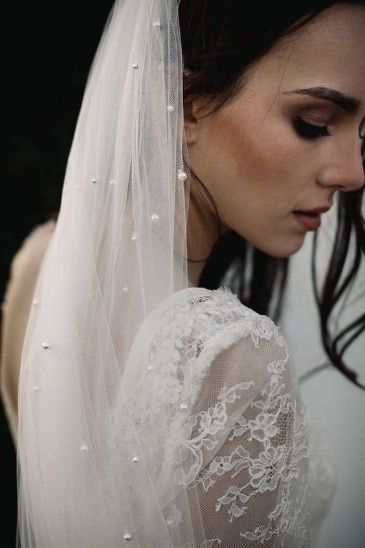 ¿Cuál de estos 7 velos sumarías a tu look de novia?🤗 7