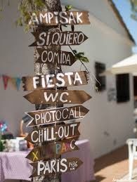 Los carteles pintados a mano, son ideales para una boda bien campestre!
