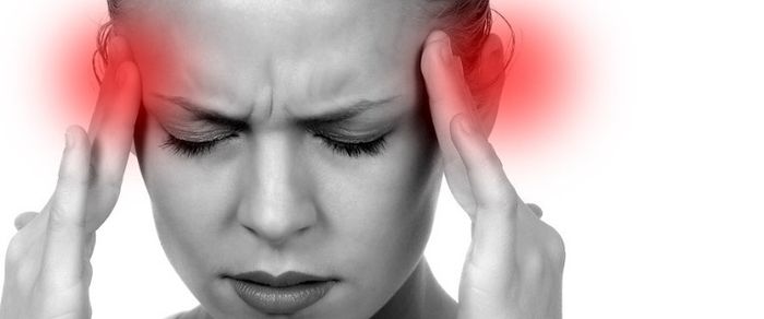 Cefalea o dolor de cabeza, el cual se produce por deshidratación de las meninges, dilatación de los 