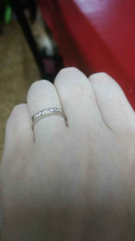  Conn el contador en 103 anunciamos nuestra boda con este hermoso anillo de compromiso - 1