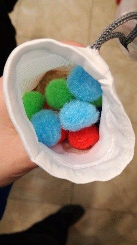 pompones para la bolsita