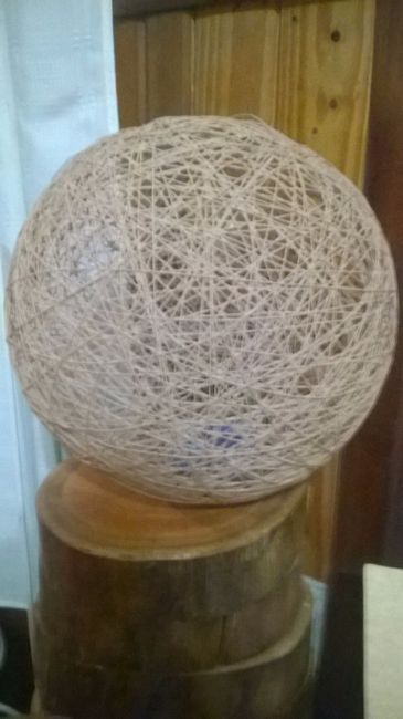una idea muy original para q nos dejen mensajes y saludos. compramos una lampara y la pegamos a una