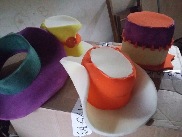 Capelinas, galeritas y sombreros cowboy