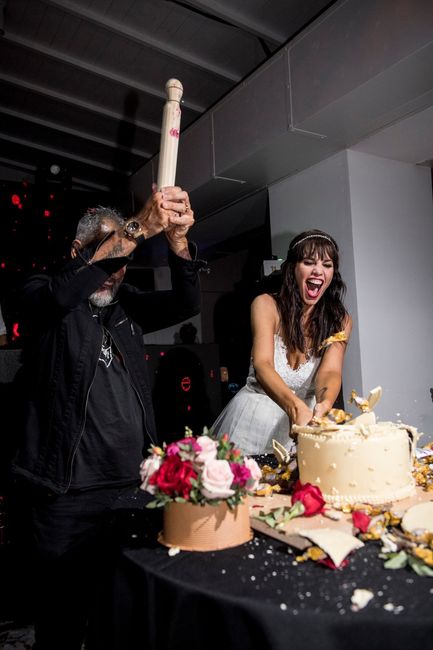 Torta de casamiento de Jorge Rial y Romina Pereiro. Algo diferente! Elegirías este tipo de torta? 2