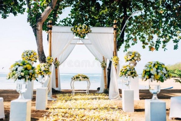 Gazebos con flores naturales. Rosado y amarillo 2