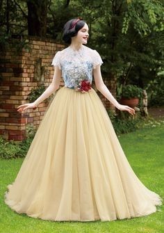 Si tuvieras que inspirarte en una princesa Disney en tu vestido....cual seria? 13