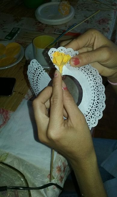 Flores con blondas de papel - 4