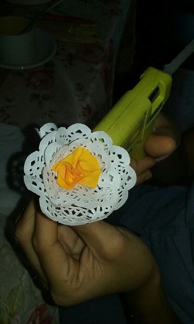 Flores con blondas de papel - 5