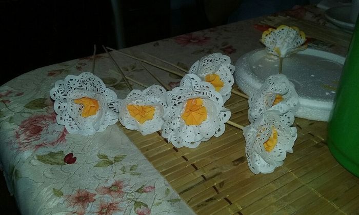 Flores con blondas de papel - 6