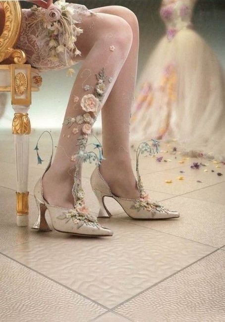 Zapatos con medias no convencionales: tendencia para novias muy modernas (muy) 10