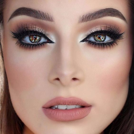 ¿Qué querés resaltar en tu Make Up de Novia? 💄 ¿Los ojos o la boca? 4