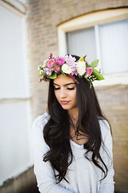 Corona de flores para tu peinado de boda 13