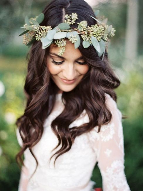 Corona de flores para tu peinado de boda 14