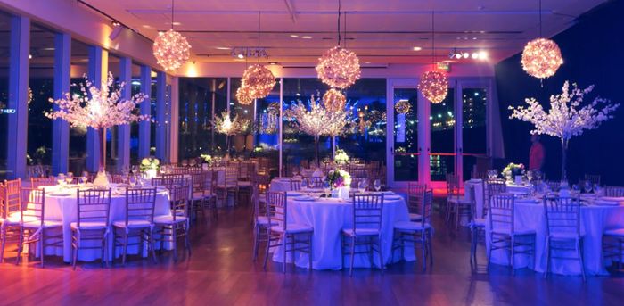 Centros de mesa con luces y velas 8