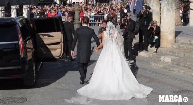 La boda de Sergio Ramos y Pilar Rubio, usarían un ramo asi? 12