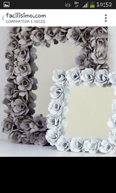 Decorar un marco de espejo: rosas hechas con cartones de huevos - 1