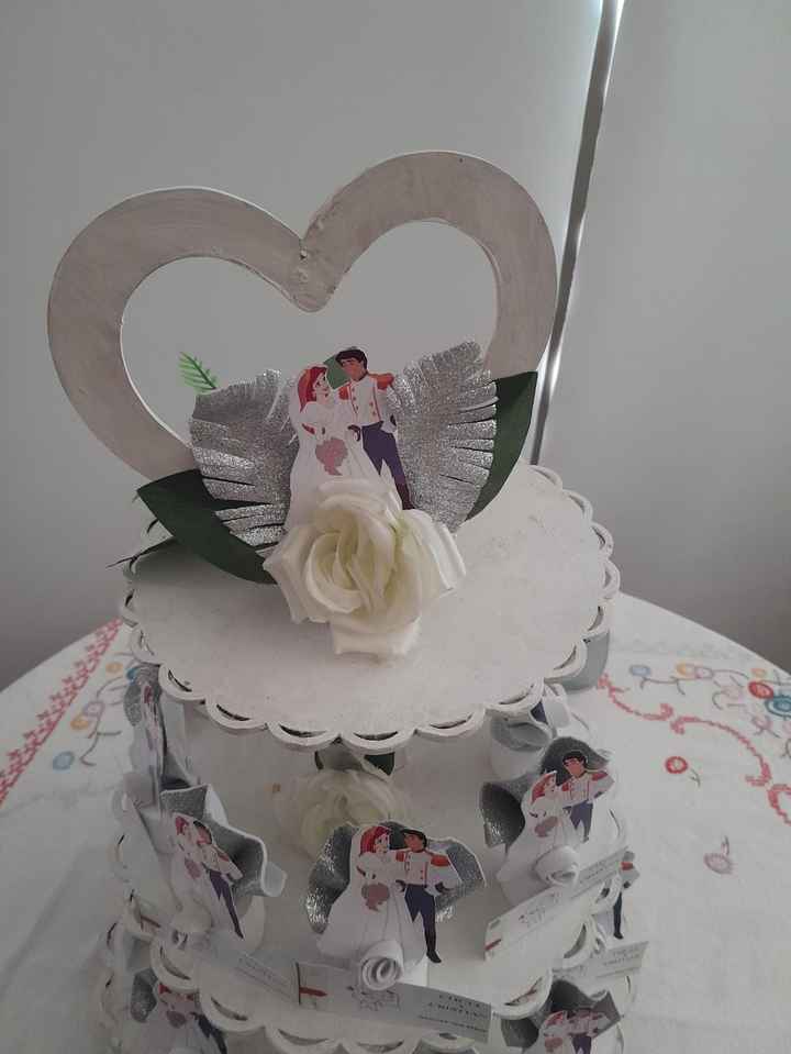 Compramos lo que quedaba del traje de mi marido y pegamos las tarjetas de souvenirs - 6