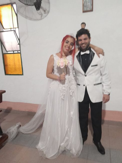 Nos sacamos fotos en la parroquia que esposo se bautizo en provincia para tener un recuerdo! 15