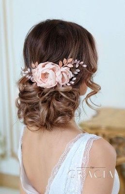 ¡6 Peinetas con flores para tu peinado de novia! ¿Sí o no?😊 4