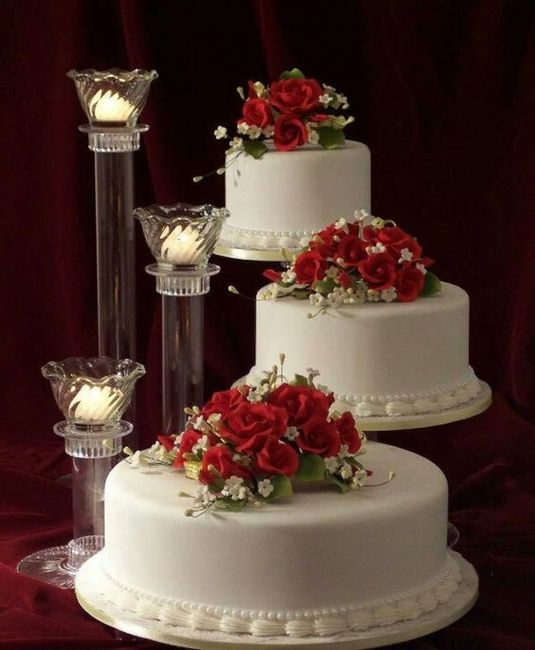 ¡Tu torta de casamiento: ¿una sola o varias separadas?!🍰 2